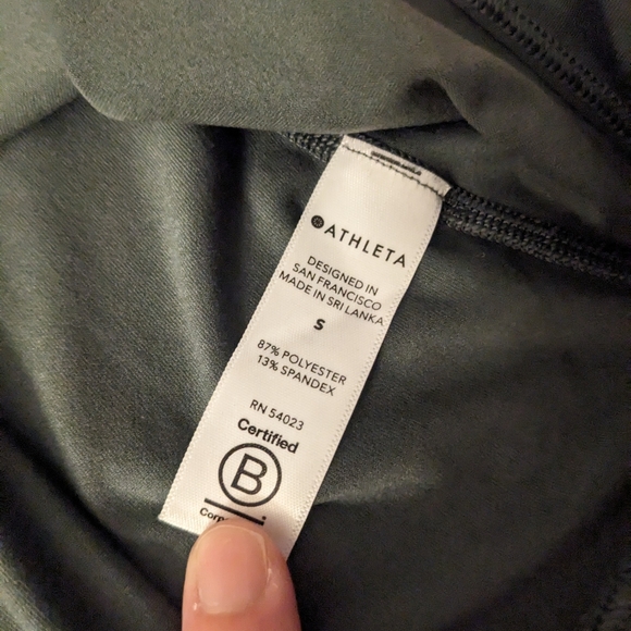 Athleta pewter grey tank - Picture 2 of 3